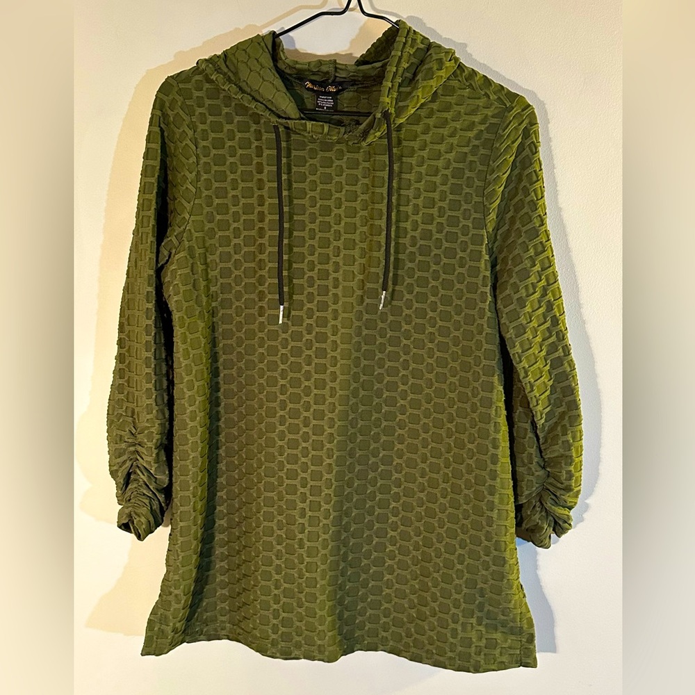 NWOT STRETCH KNIT OLIVE HONEYCOMB HOODIE
